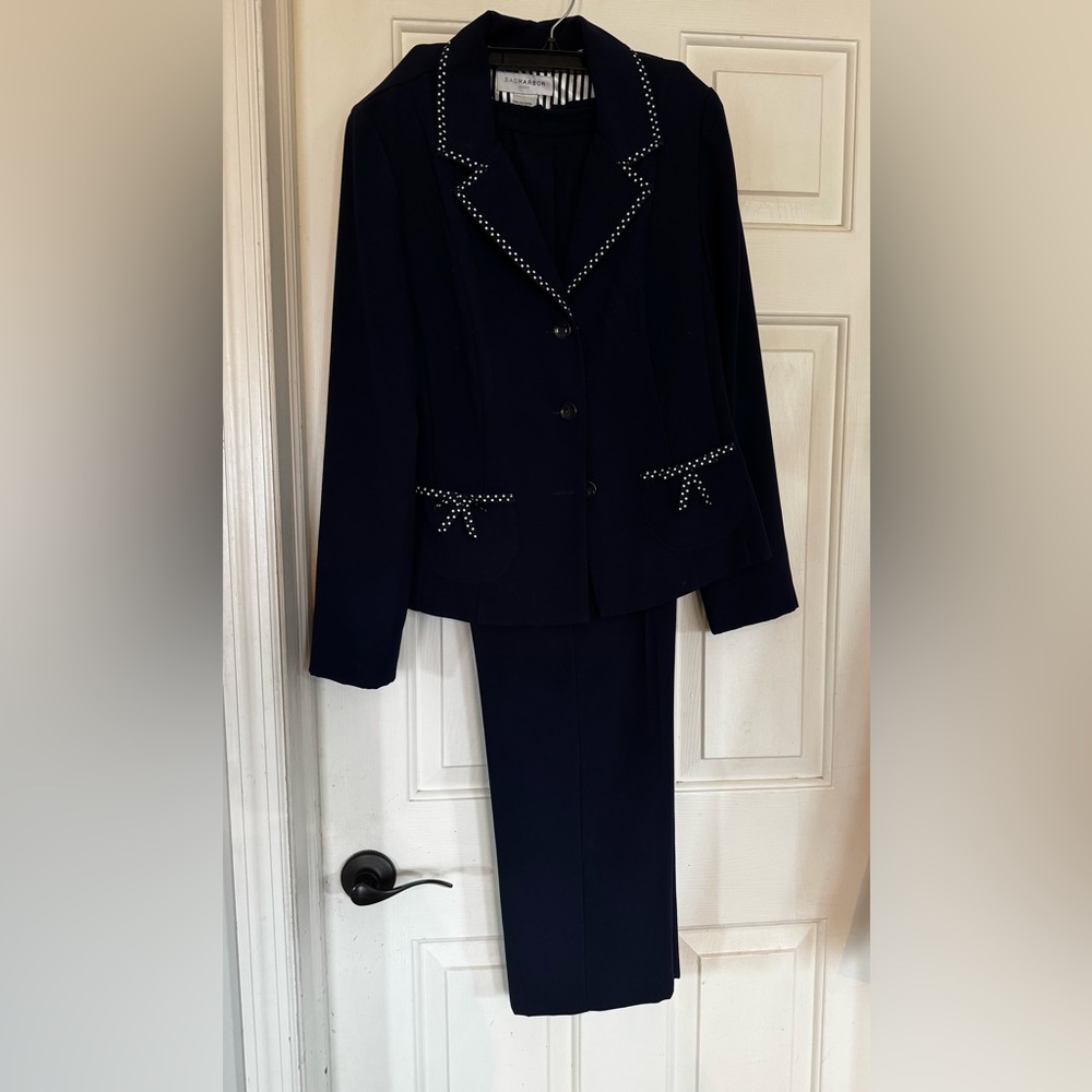 Sag Harbor Navy 2 Piece Suit
